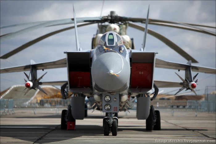 Cận cảnh chiếc MiG-31 của Không quân Nga tại KADEX 2012